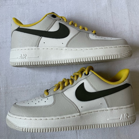 Nike Air Force 1 Premium Low Light Bone Cargo Khaki Women's Size 9 FV3628-031 - Picture 6 of 10